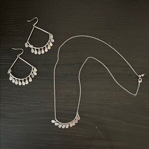 Kendra Scott Sydney Short Pendant Necklace and Matching Earrings